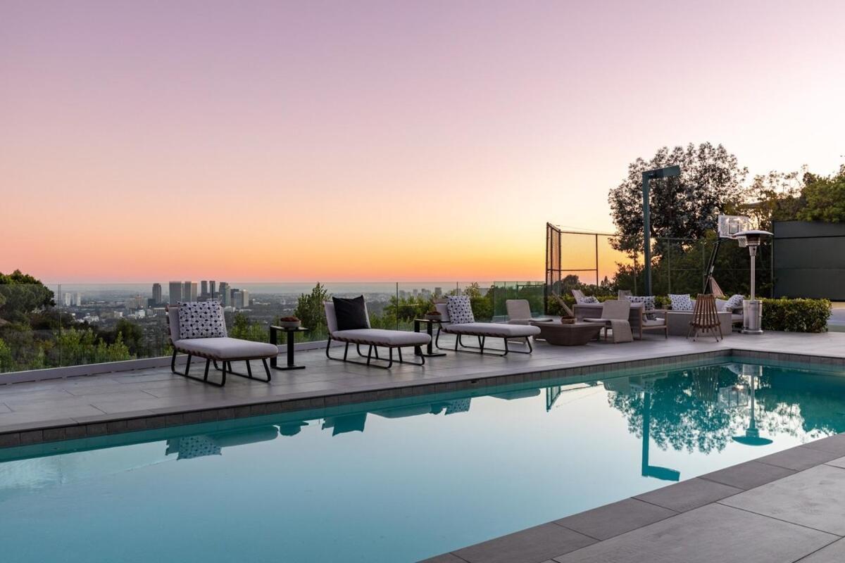 Mid Century Modern In Trousdale With Tennis * Los Ángeles