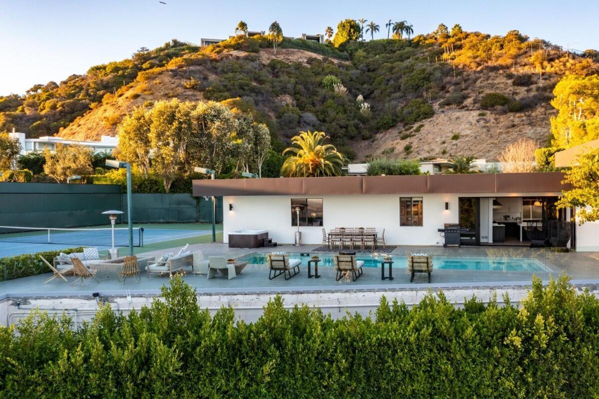 Сasa de vacaciones Mid Century Modern In Trousdale With Tennis